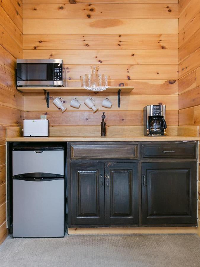 Farmhouse Suites By Amish Country Lodging Millersburg Eksteriør billede