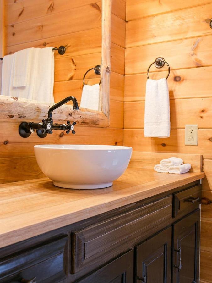 Farmhouse Suites By Amish Country Lodging Millersburg Eksteriør billede