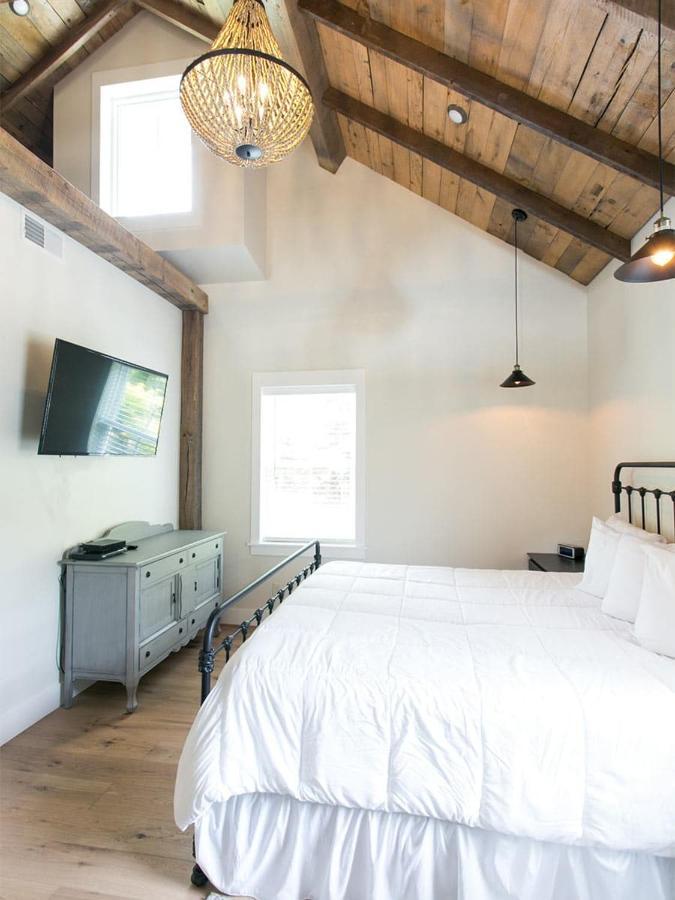 Farmhouse Suites By Amish Country Lodging Millersburg Eksteriør billede