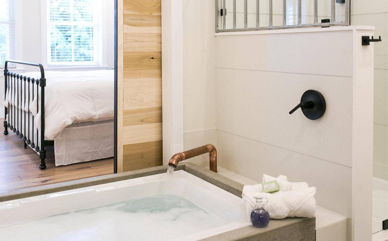 Farmhouse Suites By Amish Country Lodging Millersburg Eksteriør billede