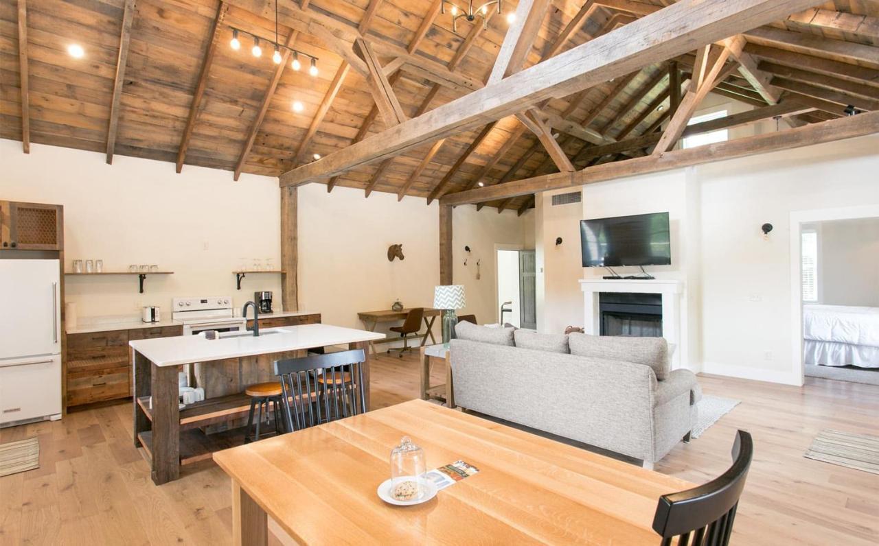 Farmhouse Suites By Amish Country Lodging Millersburg Eksteriør billede